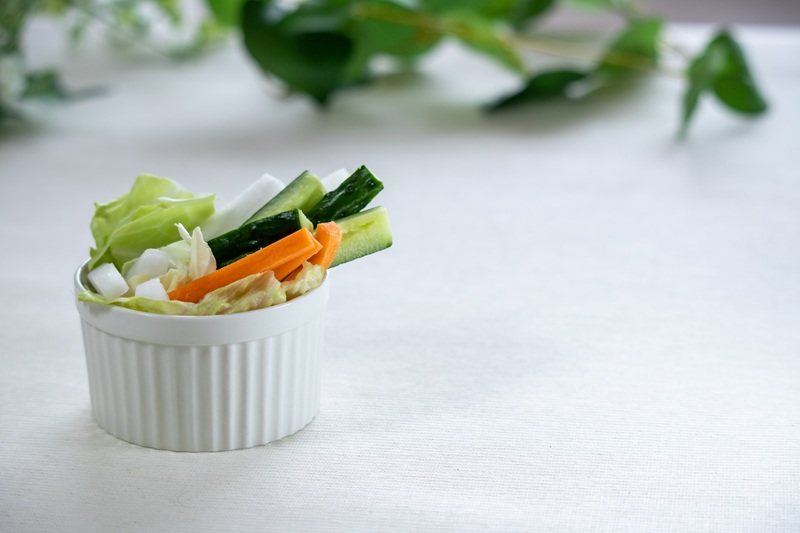 野菜スティックや海藻類